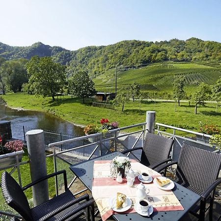 Hotel Pension Jaegerstuebchen Mayschoss Exterior foto